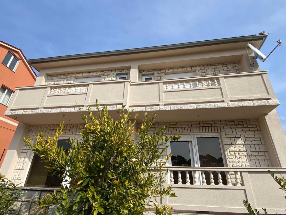 Apartman Branka Rab Town Luaran gambar